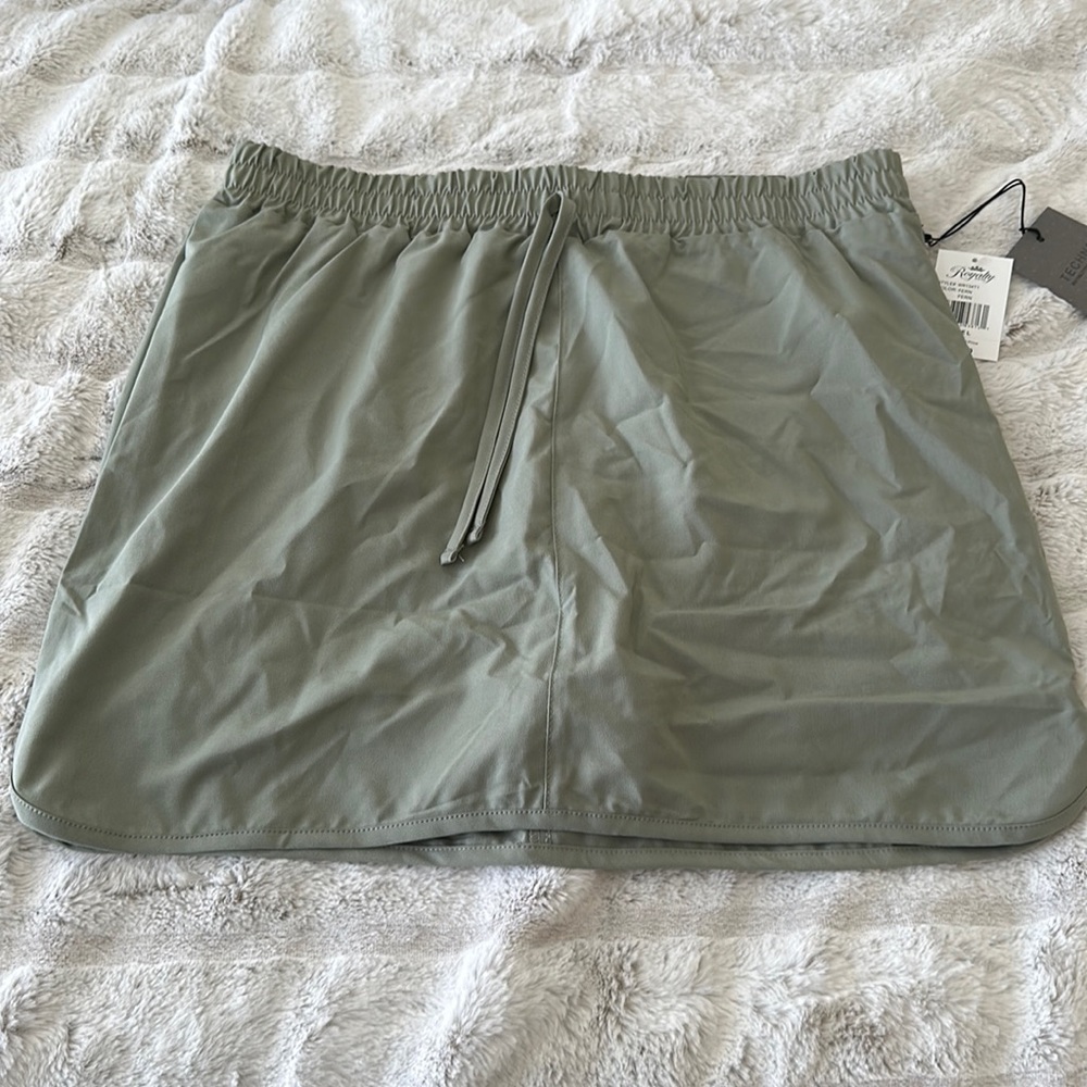 Athletic skort in olive green